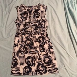 Black and ivory sleeveless dress
